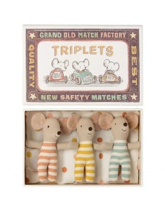 Triplés Bébés souris dans...
